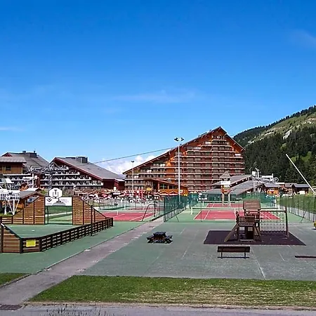 Pleasant Flat In Meribel-mottaret With Balcony 2*